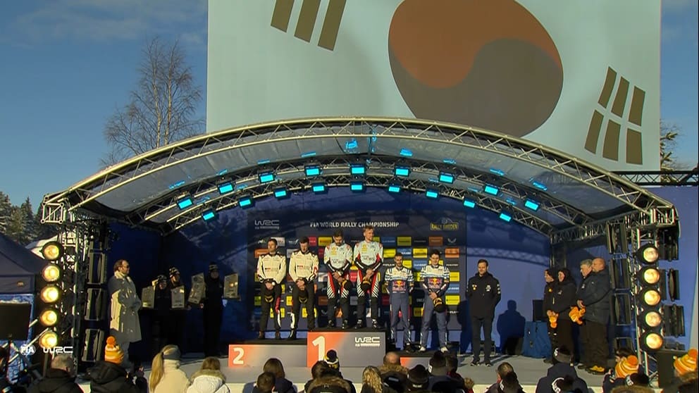 2024 WRC 스웨던 랠리 현대자동차 우승 시상식 장면