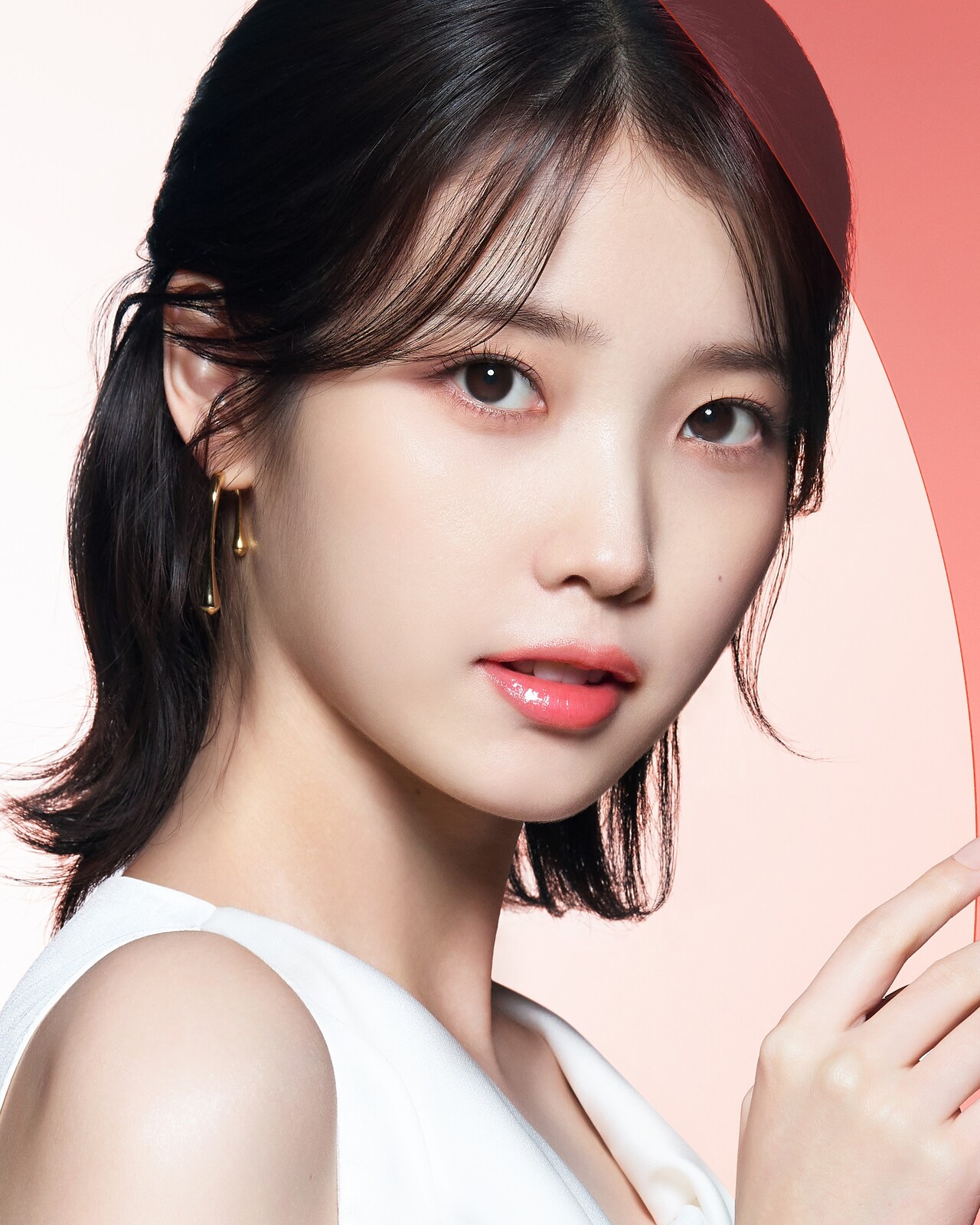 에스티 로더 x 아이유, `퓨어 컬러 젤리 글로우 밤` 뷰티 화보 공개... 지피코리아 에스티 로더 x 아이유, `퓨어 컬러 젤리 글로우 밤` 뷰티 화보 공개