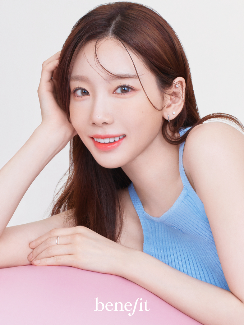 베네피트, 태연과 함께한 뉴 프라이머 · 파우더 화보 공개 < 라이프... 지피코리아 베네피트, 태연과 함께한 뉴 프라이머 · 파우더 화보 공개