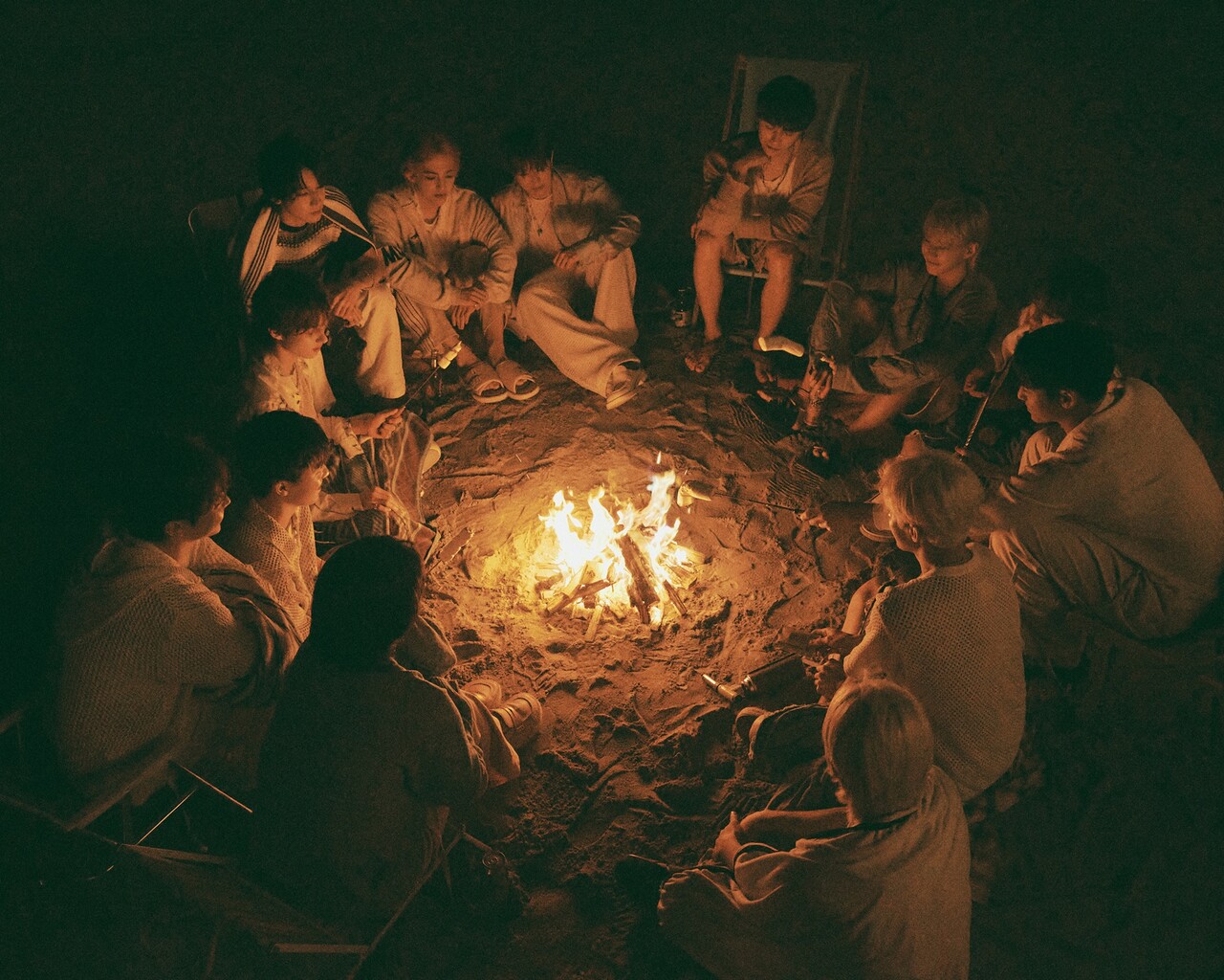 <b>세븐틴</b>, <b>빌보드 재팬</b> 연간 차트 '해외 아티스트 최고 순위' 석권