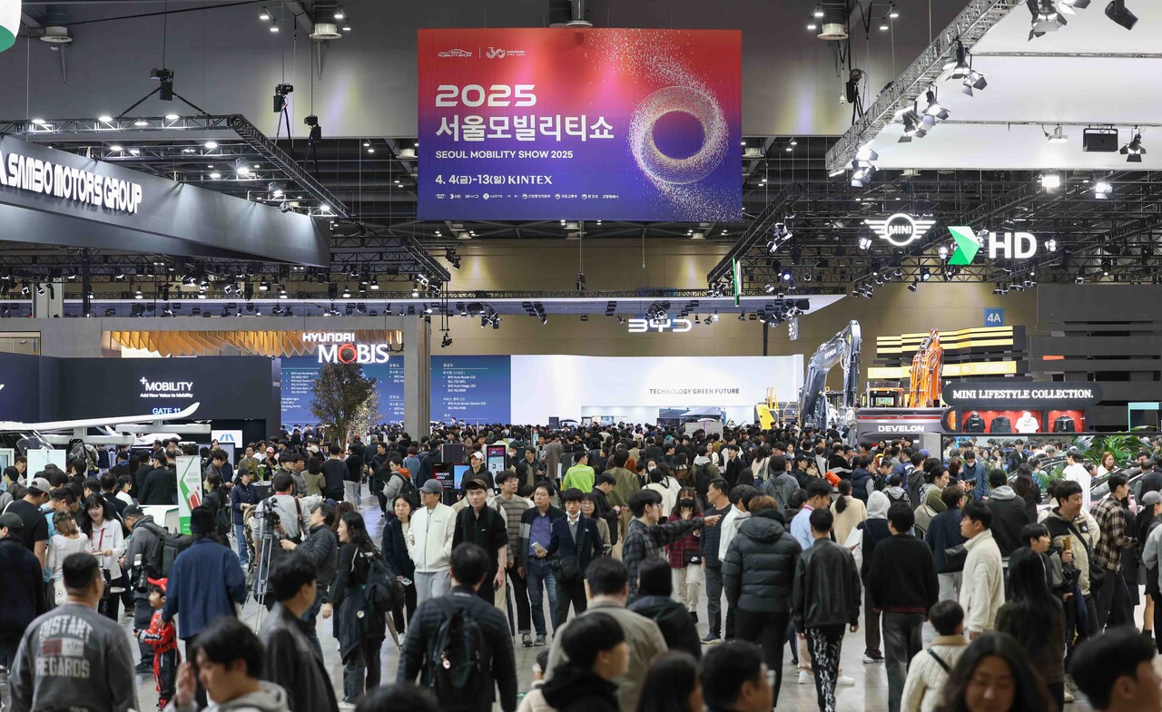"어느새 56만명 돌파"...2025 서울모빌리티쇼 관람객 10% 증가 - 뉴스 썸네일 이미지