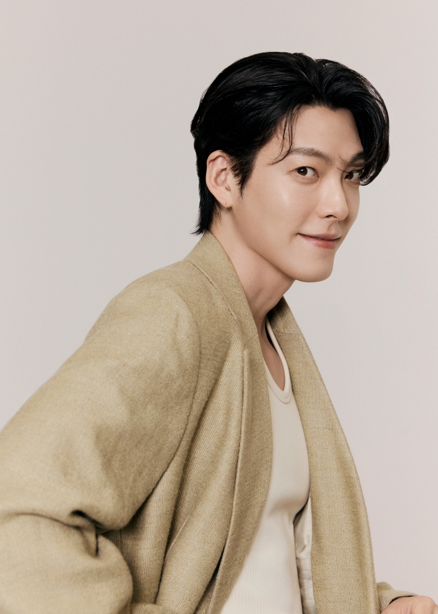 <b>김우빈</b>X<b>수지 재회</b>?…넷플릭스 '다 이루어질지니' 기대감 UP