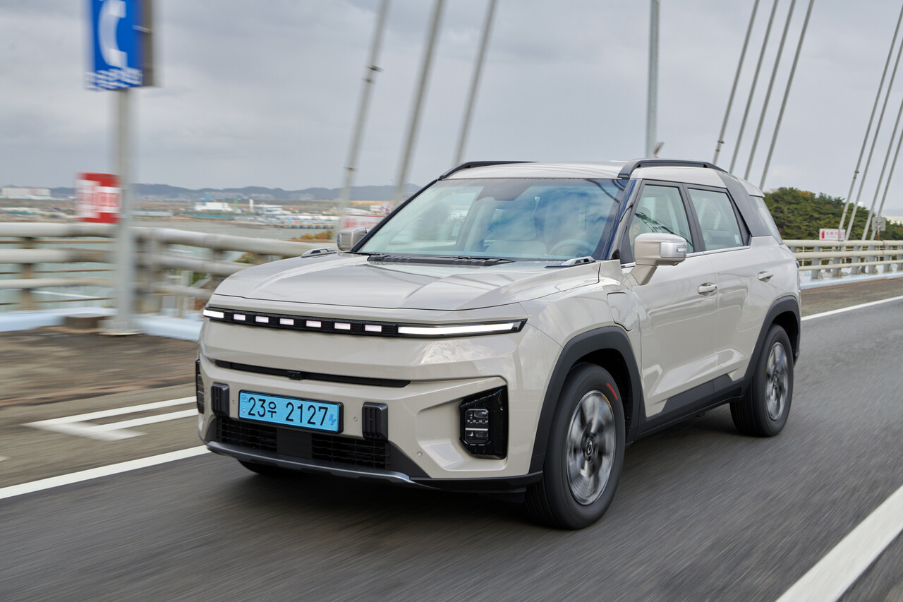 KGM '토레스 EVX', 가성비 넘어 '믿고 탈 수 있는 전기차'로 안착 - 뉴스 썸네일 이미지