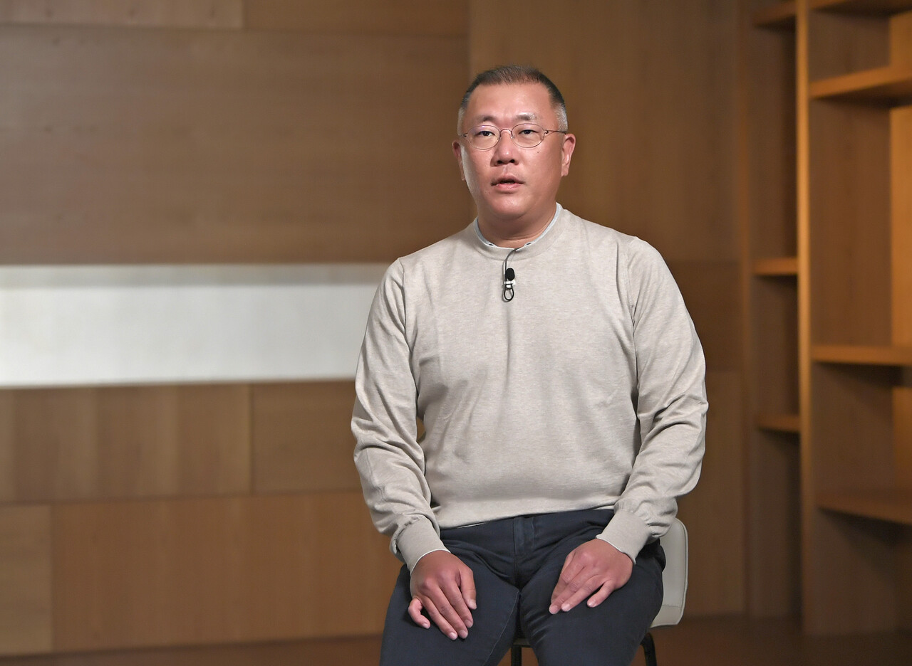 정의선 회장 '피지컬 AI 승부수'…엔비디아 손잡고 제조·자율주행 대전...
