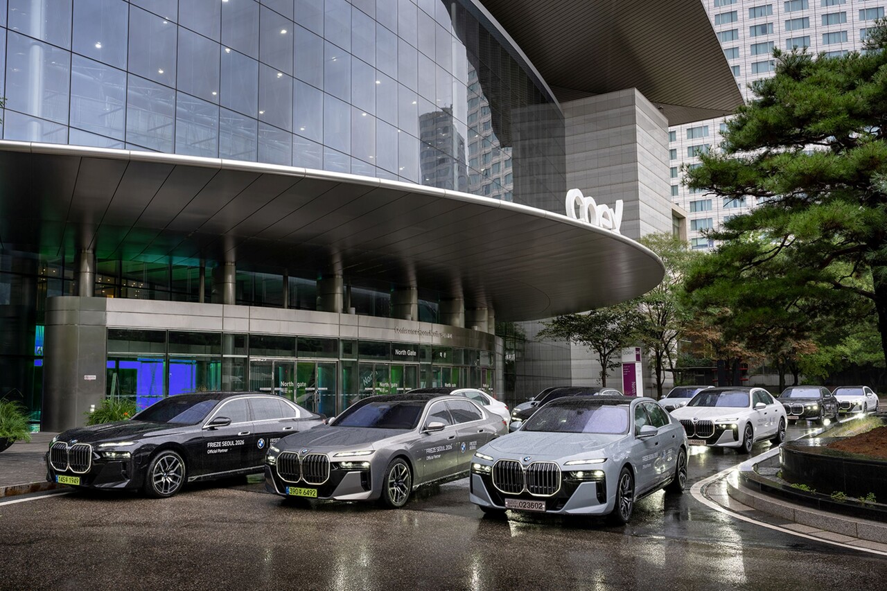 BMW, 프리즈 서울에 7시리즈·i7 20대 투입…이강소와 'XM' 전시
